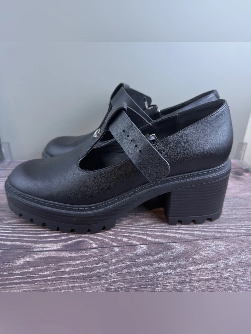 GBG Los Angeles Black Platform Mary Jane Heels Womens 7.5